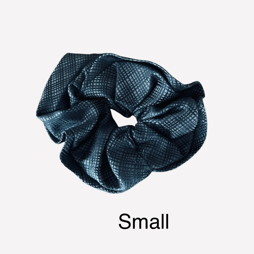 BN 100% Recycled Silk Handmade Scrunchies - Bundle of 3 - Picture 4 of 9